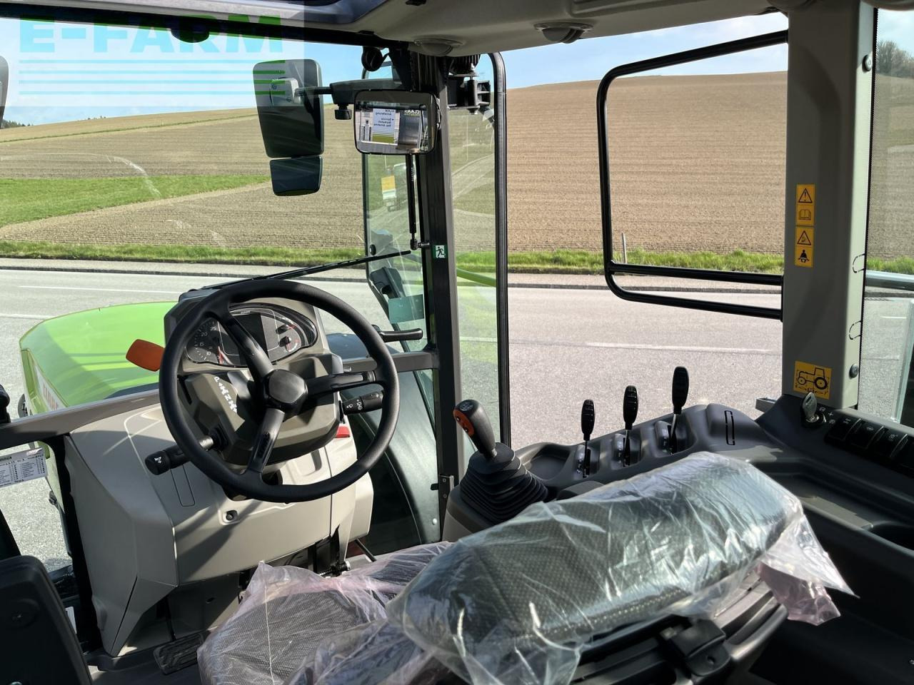 Tractor CLAAS axos 3.105