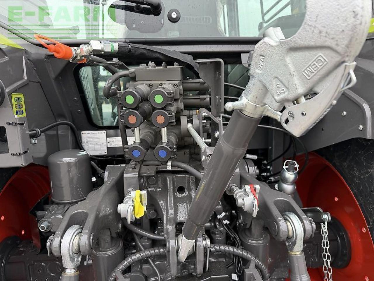 Tractor CLAAS axos 3.105