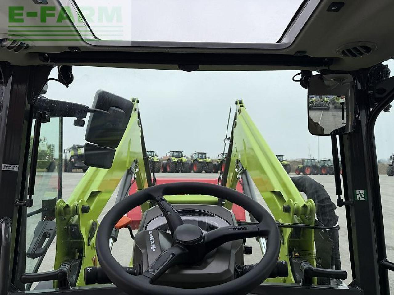 Tractor CLAAS axos 3.105