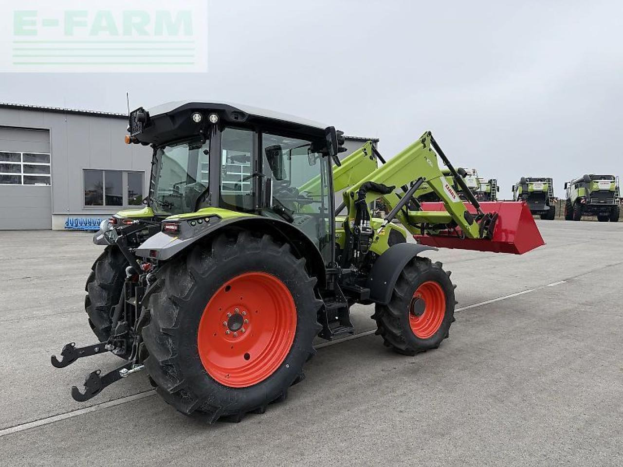 Tractor CLAAS axos 3.105