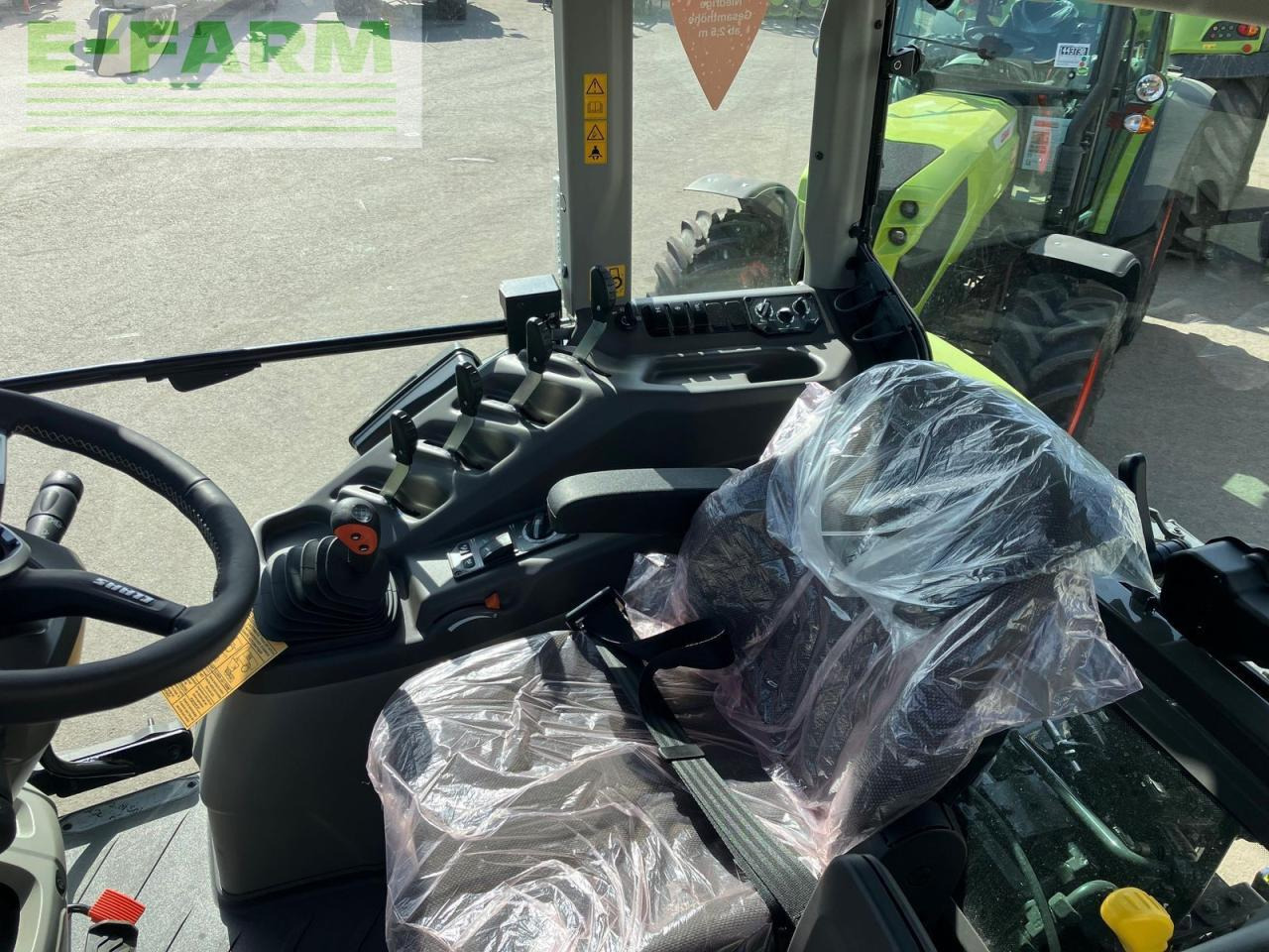 Tractor CLAAS axos 3.105