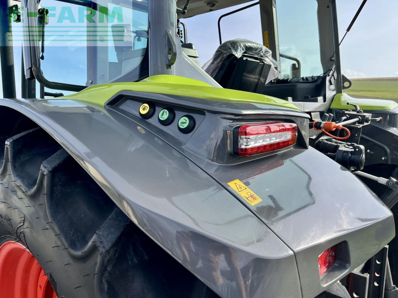 Tractor CLAAS axos 3.105
