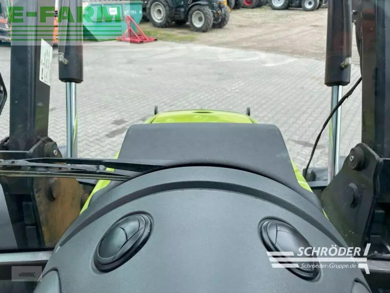 Tractor CLAAS celtis 426