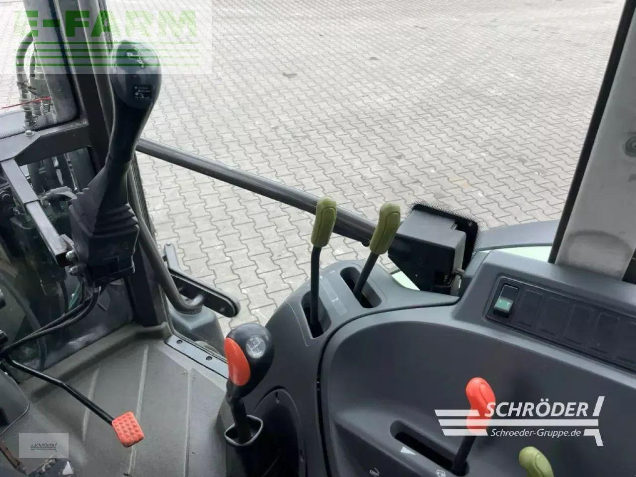 Tractor CLAAS celtis 426