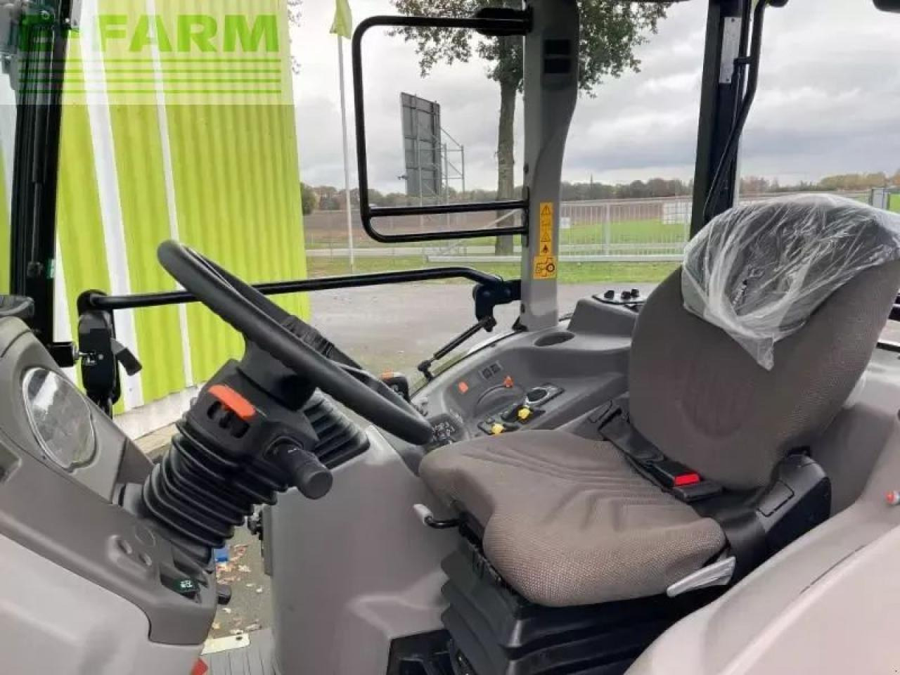 Tractor CLAAS claas nexos 240 m