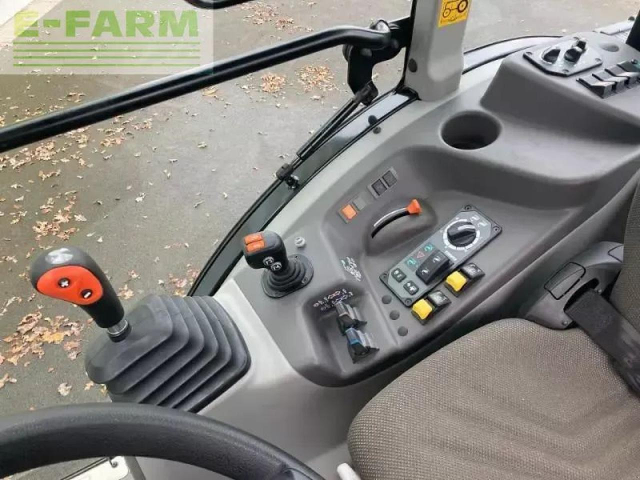 Tractor CLAAS claas nexos 240 m