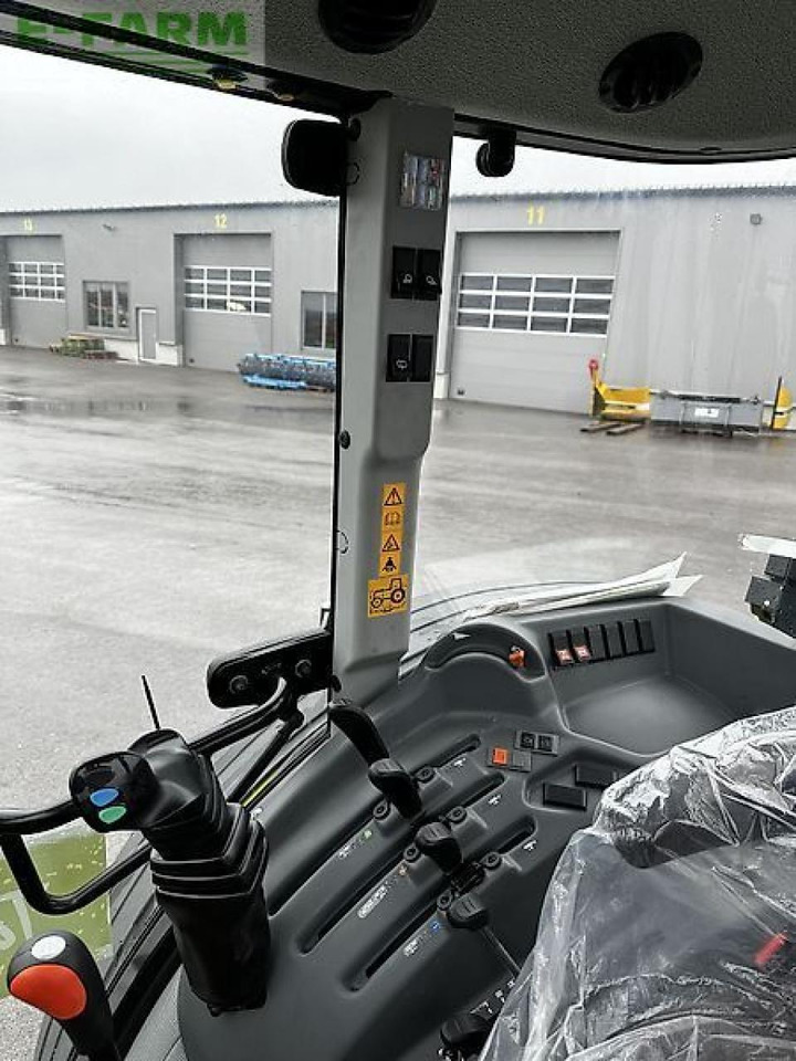 Tractor CLAAS elios 210 (kabine mit glasdach)