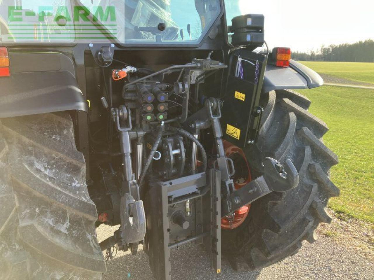 Tractor CLAAS elios 320