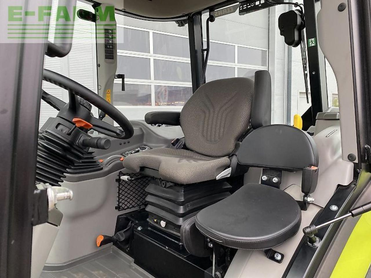 Tractor CLAAS elios 320