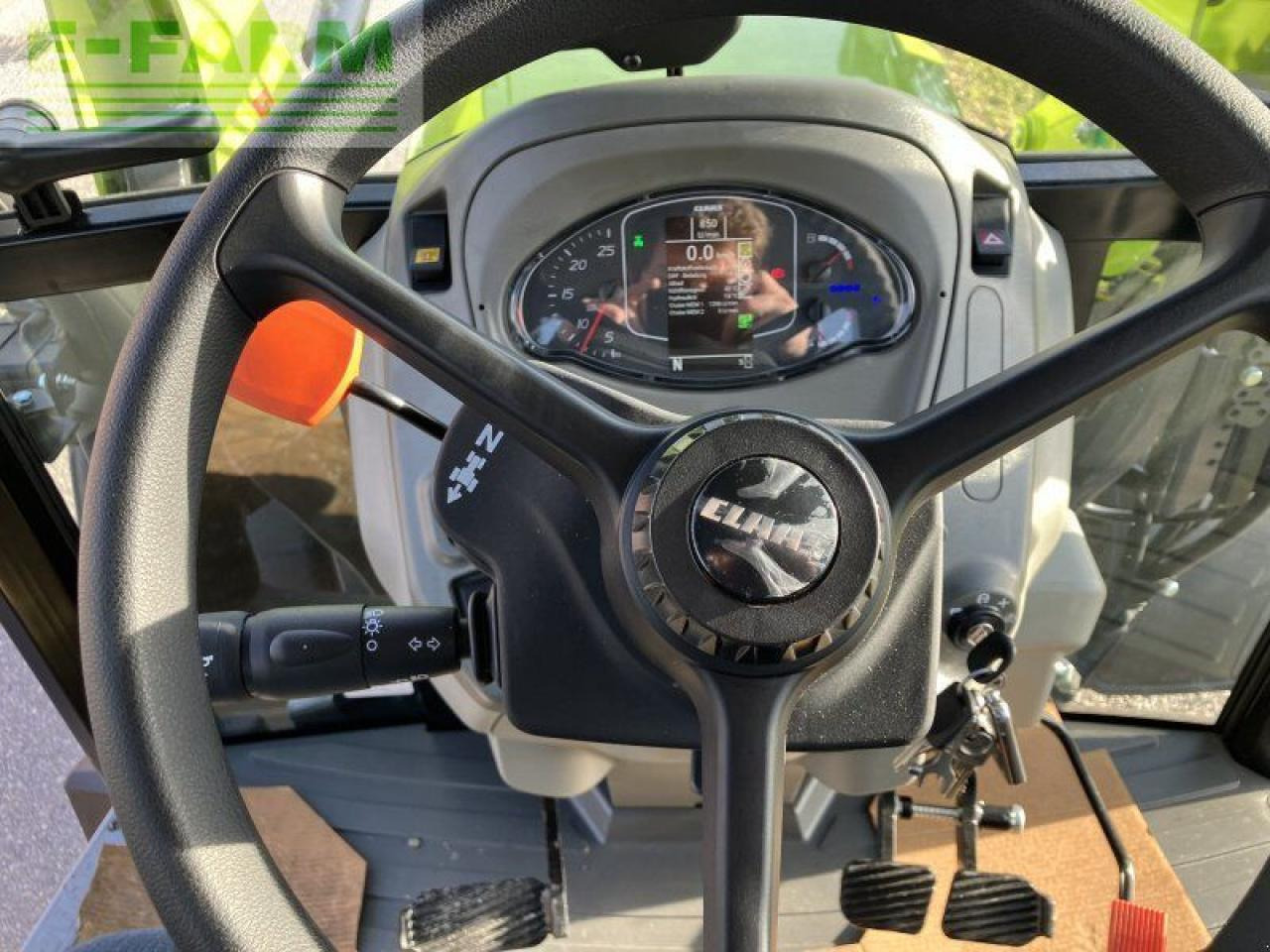 Tractor CLAAS elios 320