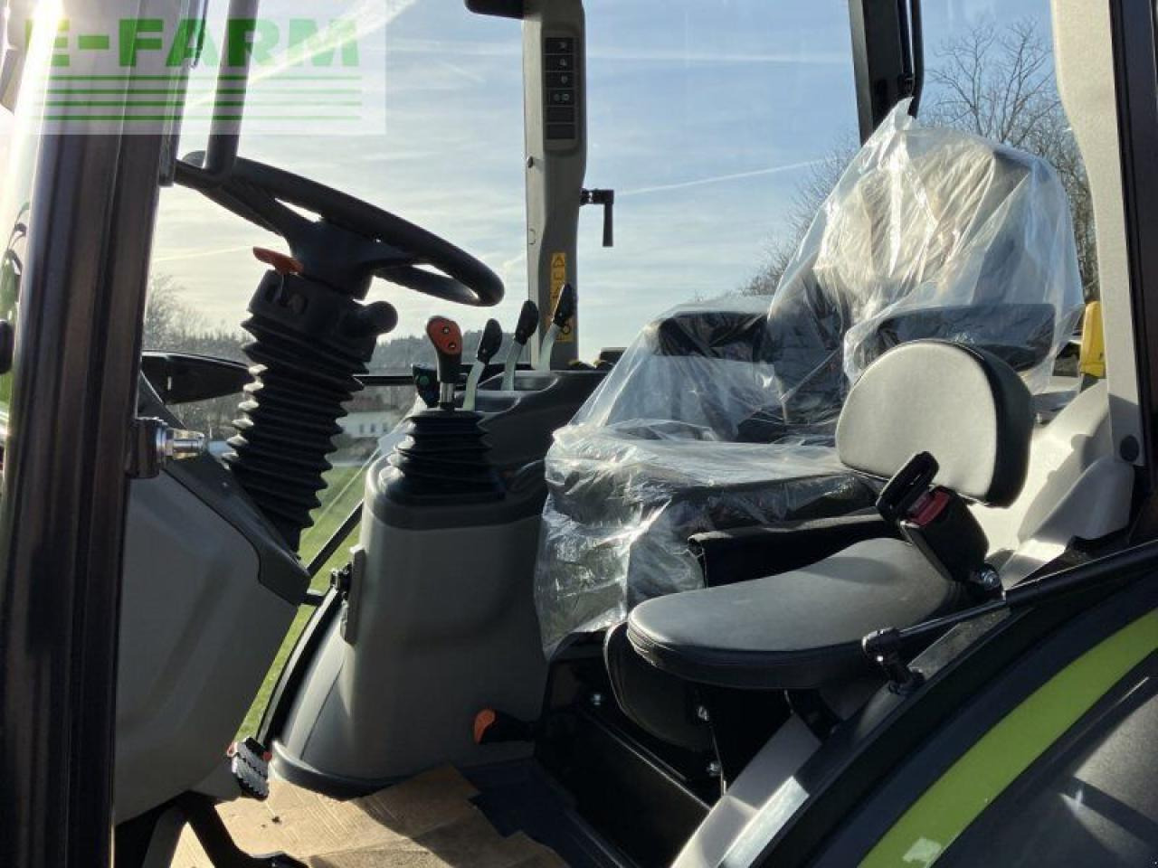 Tractor CLAAS elios 320