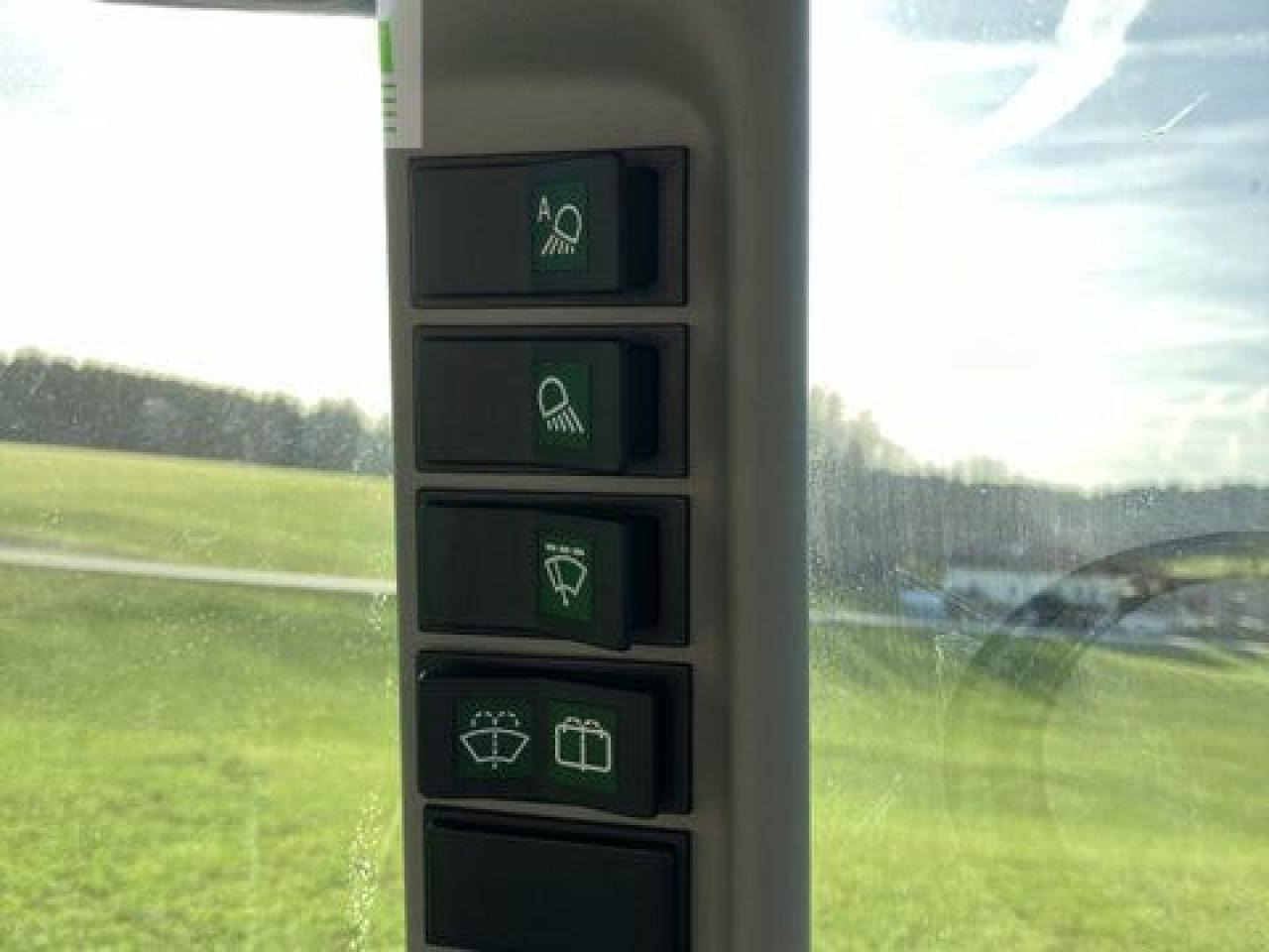 Tractor CLAAS elios 320