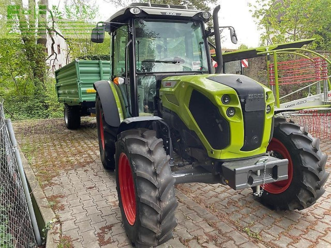 Tractor CLAAS elios 320 stage v