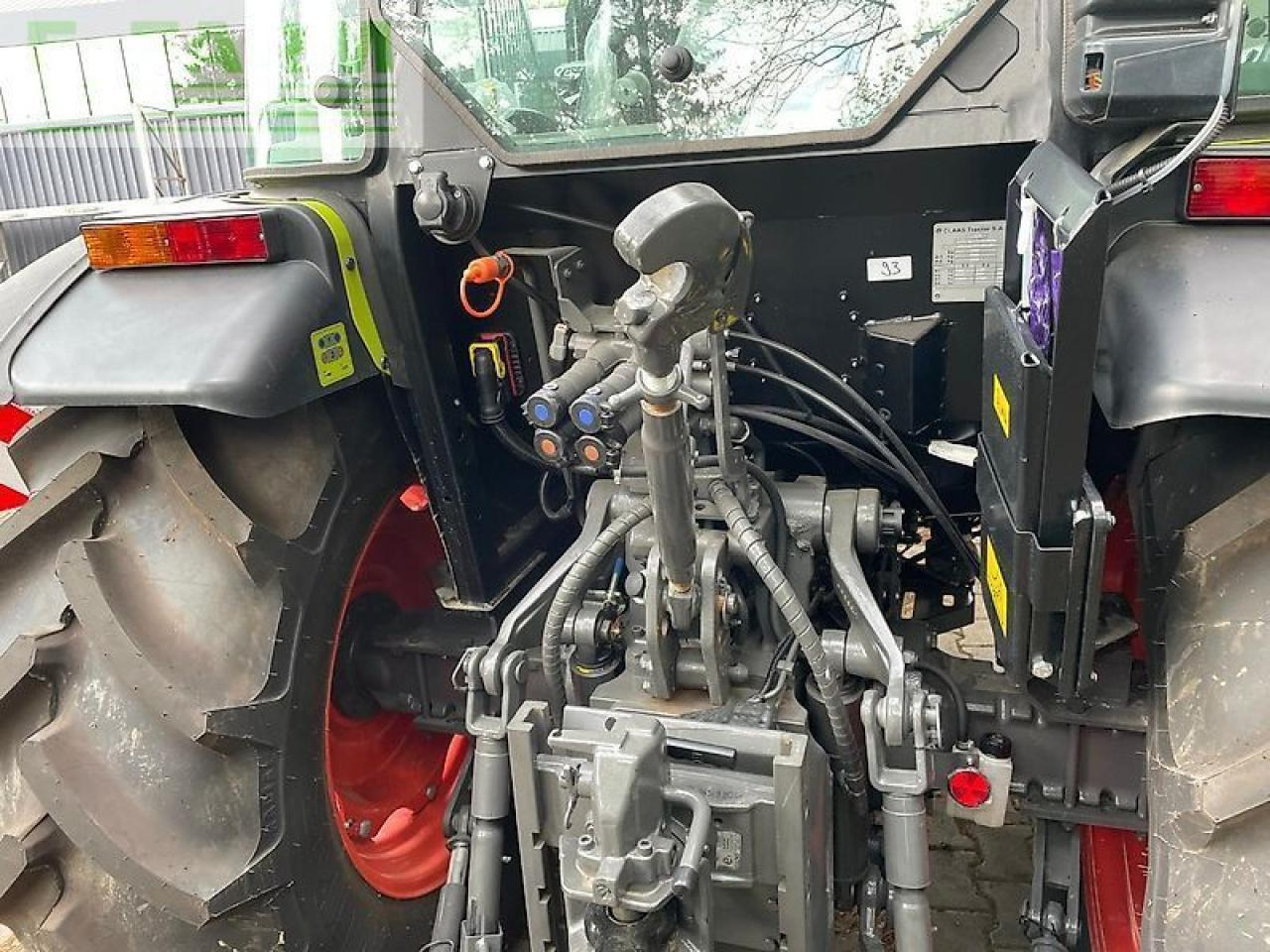 Tractor CLAAS elios 320 stage v