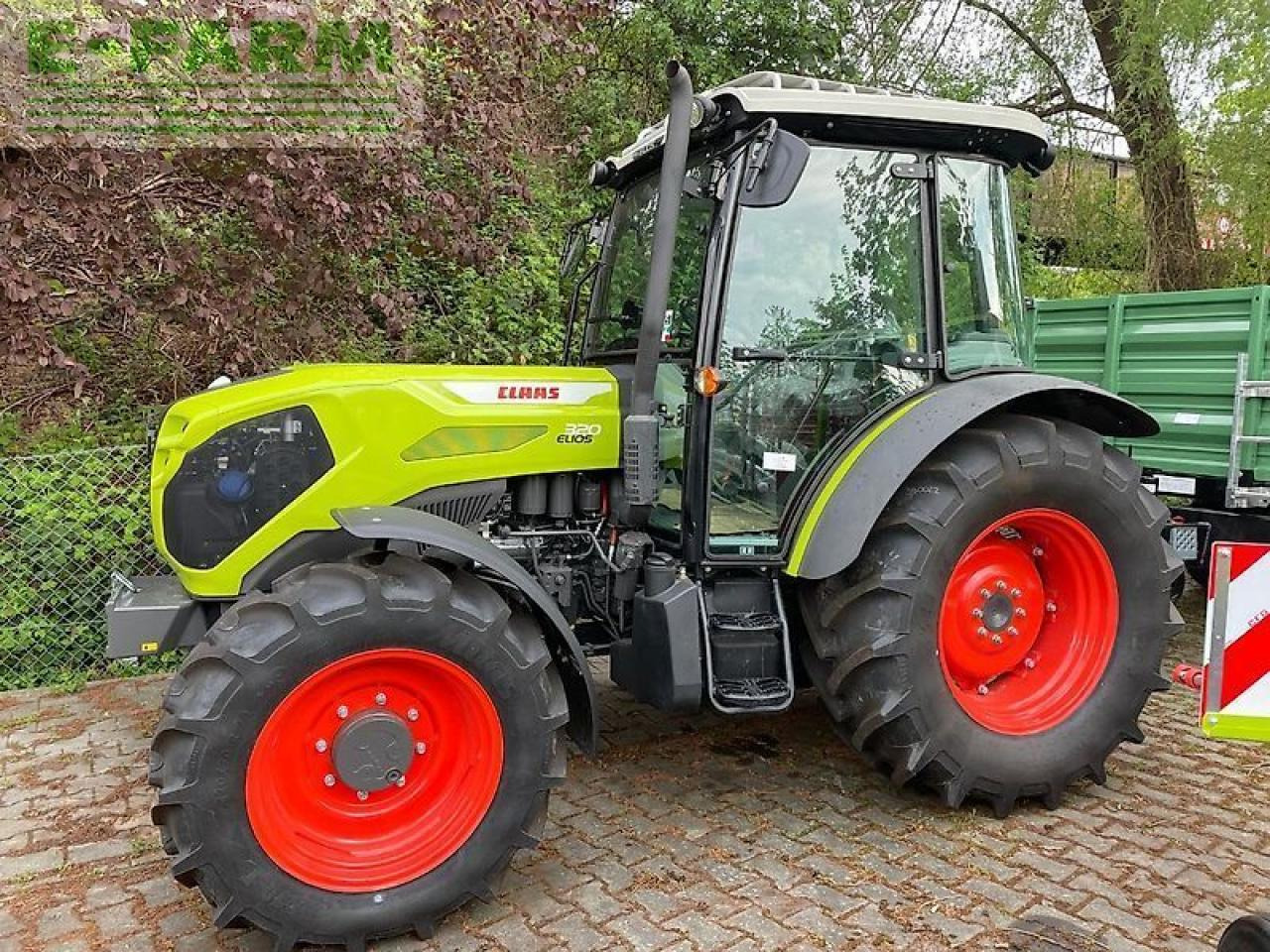 Tractor CLAAS elios 320 stage v