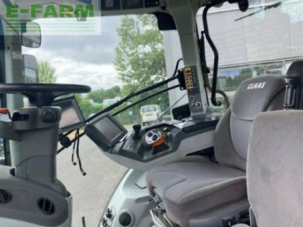 Tractor CLAAS gebr. traktor axion 830