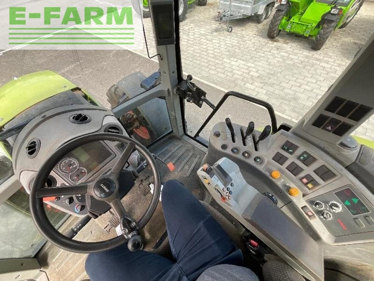 Tractor CLAAS marque claas