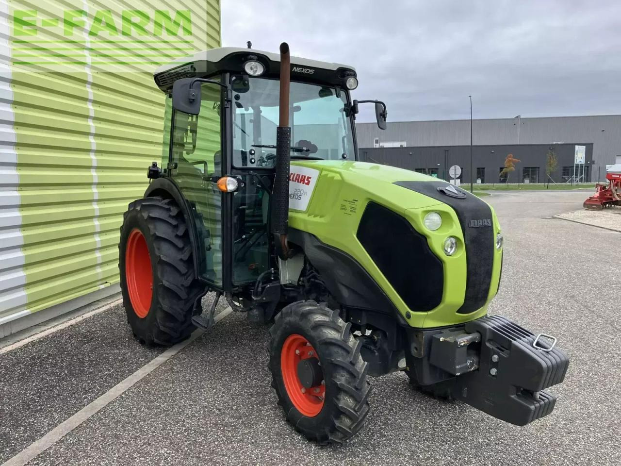 Tractor CLAAS nexos 220 vl cabine