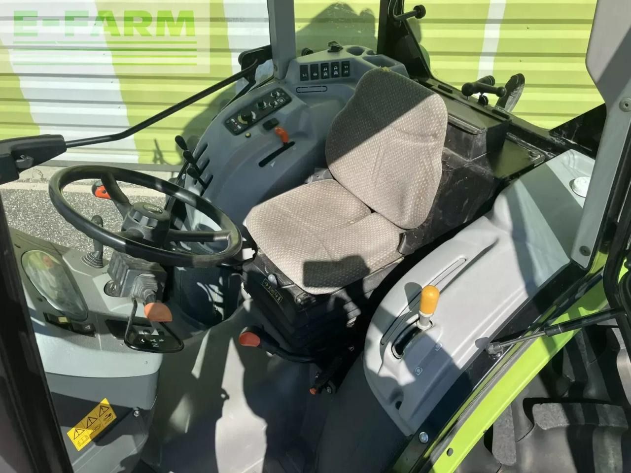 Tractor CLAAS nexos 230 f F