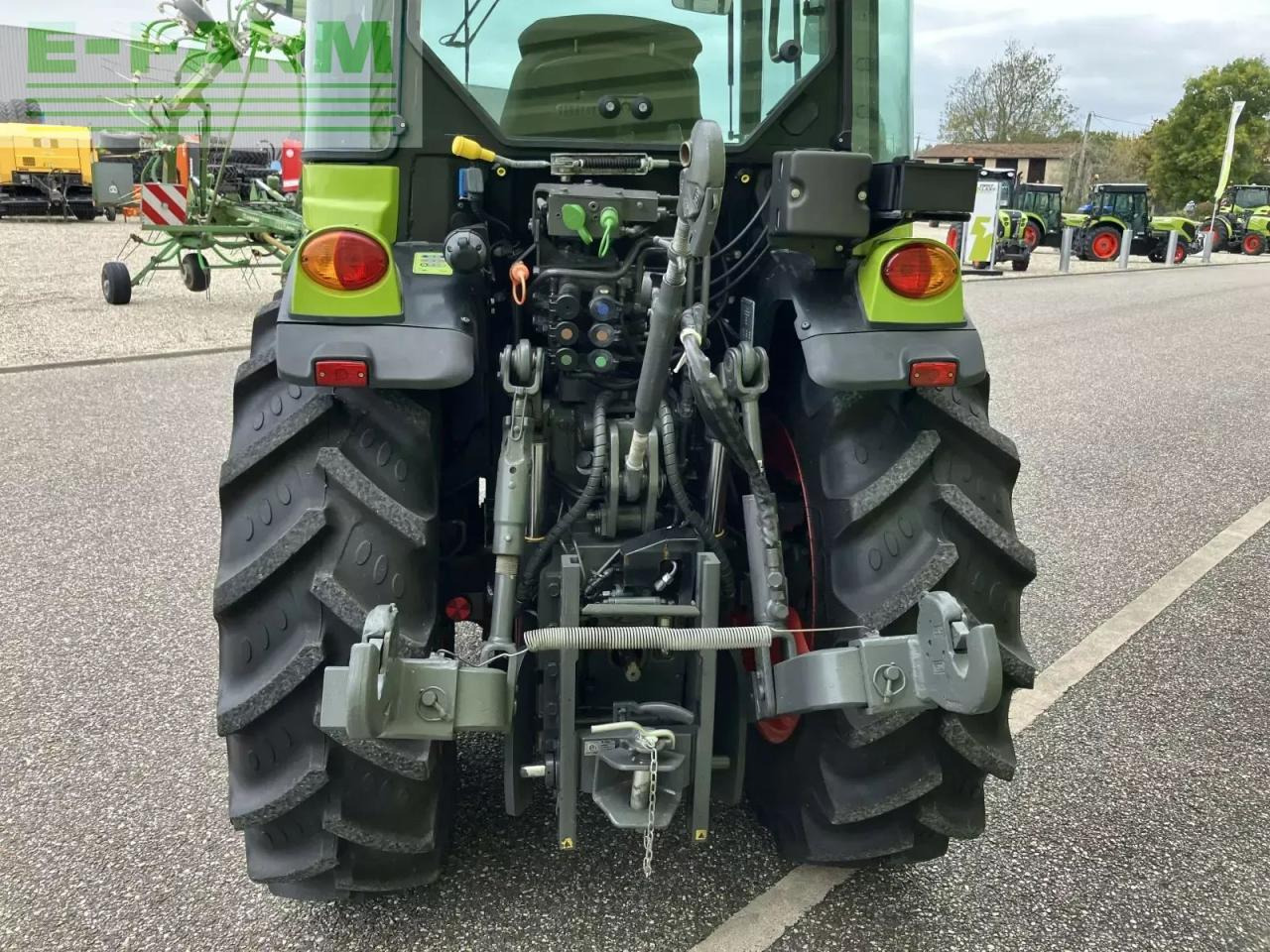 Tractor CLAAS nexos 230 m