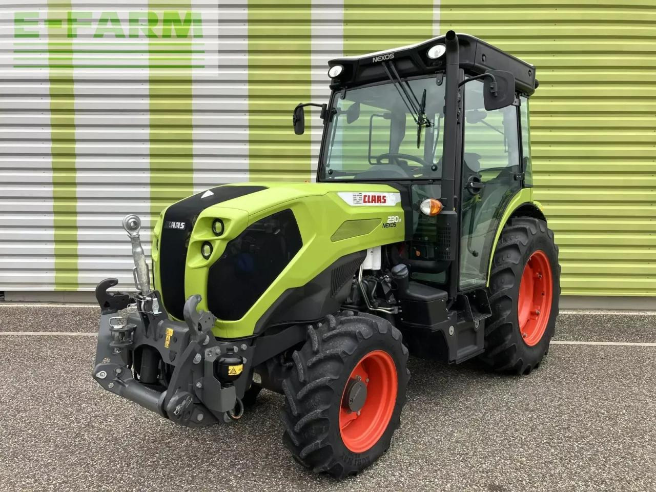 Tractor CLAAS nexos 230 m