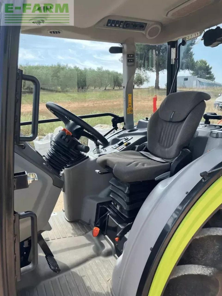 Tractor CLAAS nexos 230 m ls+