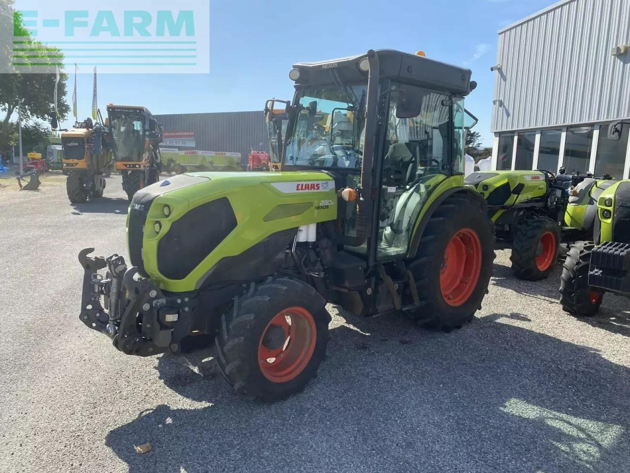 Tractor CLAAS nexos 230 m tradition