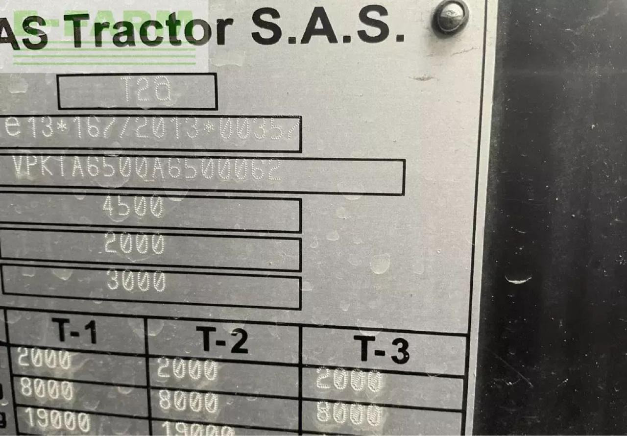 Tractor CLAAS nexos 230 s