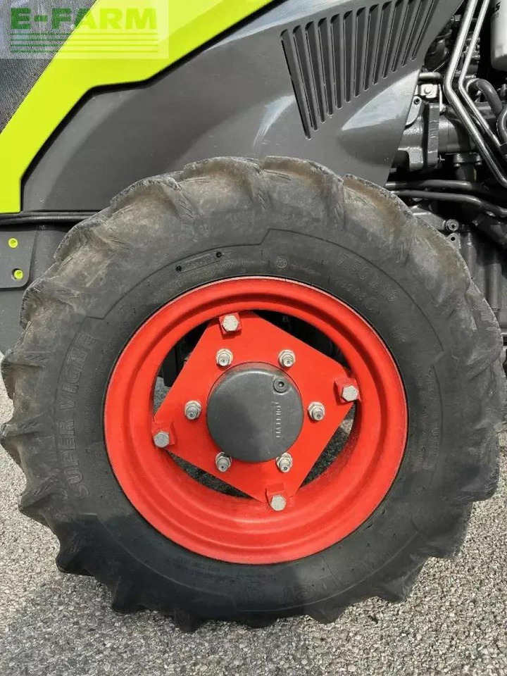 Tractor CLAAS nexos 230 s