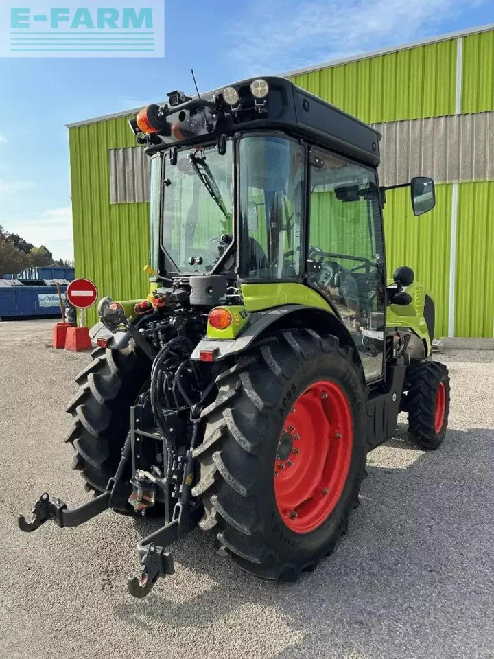 Tractor CLAAS nexos 230 s