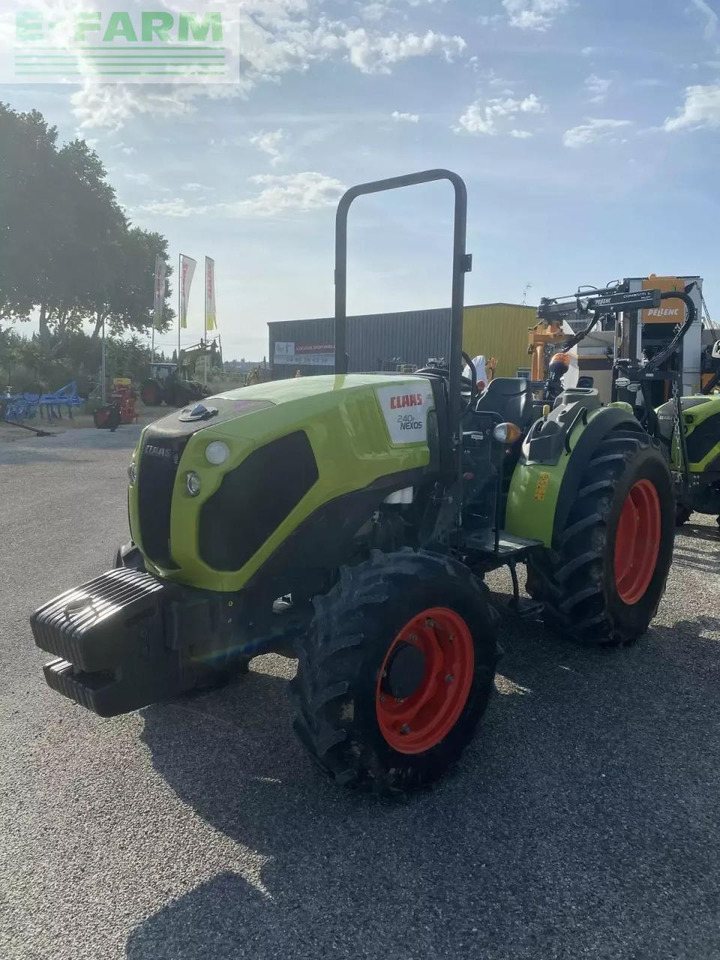Tractor CLAAS nexos 240 f arceau 4rm