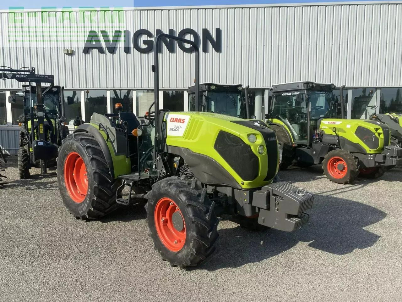 Tractor CLAAS nexos 240 f arceau 4rm