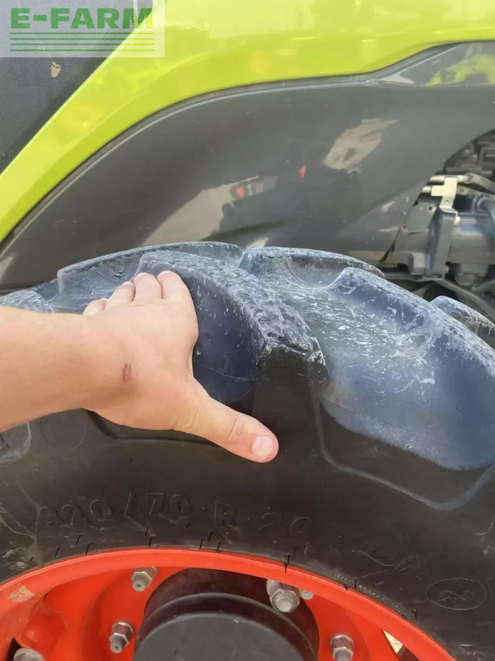 Tractor CLAAS nexos 240 f arceau 4rm F