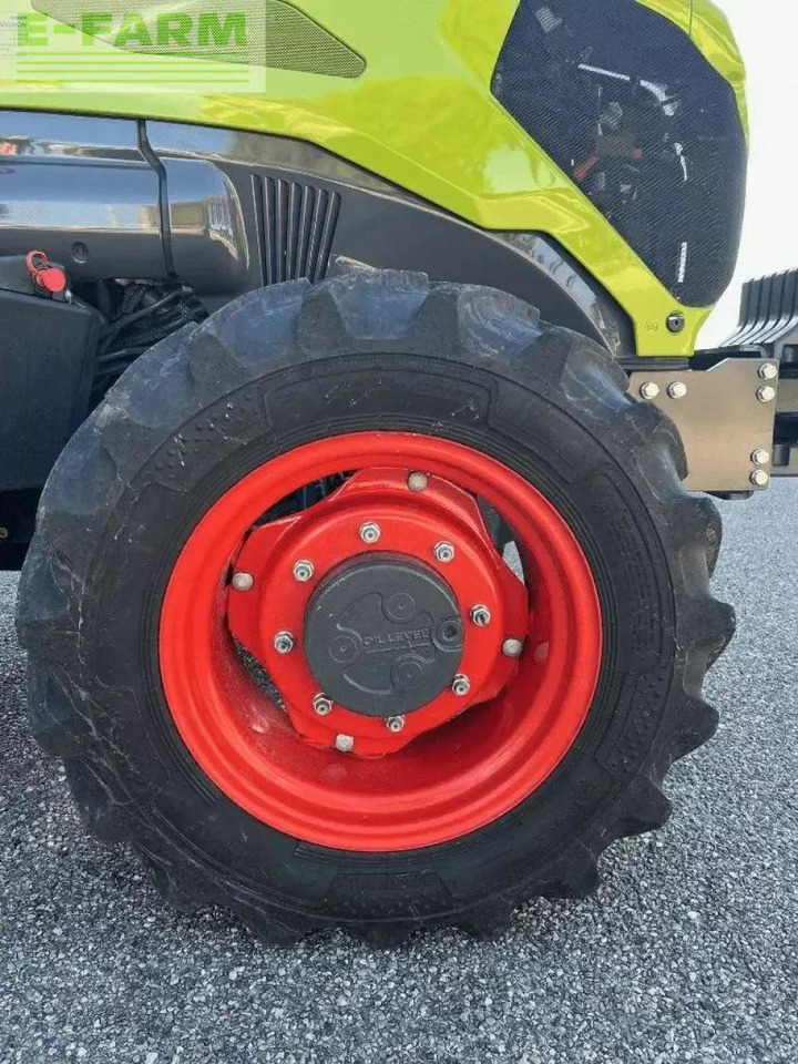 Tractor CLAAS nexos 240 l cabine tradition