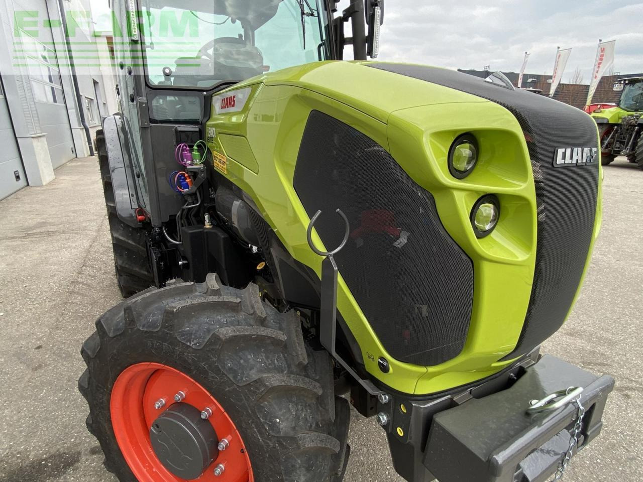 Tractor CLAAS nexos 240 l comfort