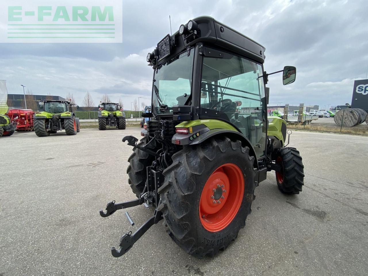 Tractor CLAAS nexos 240 l comfort