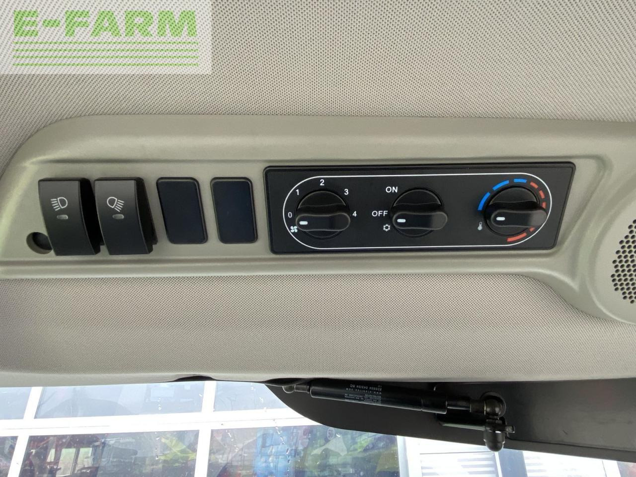 Tractor CLAAS nexos 240 l comfort