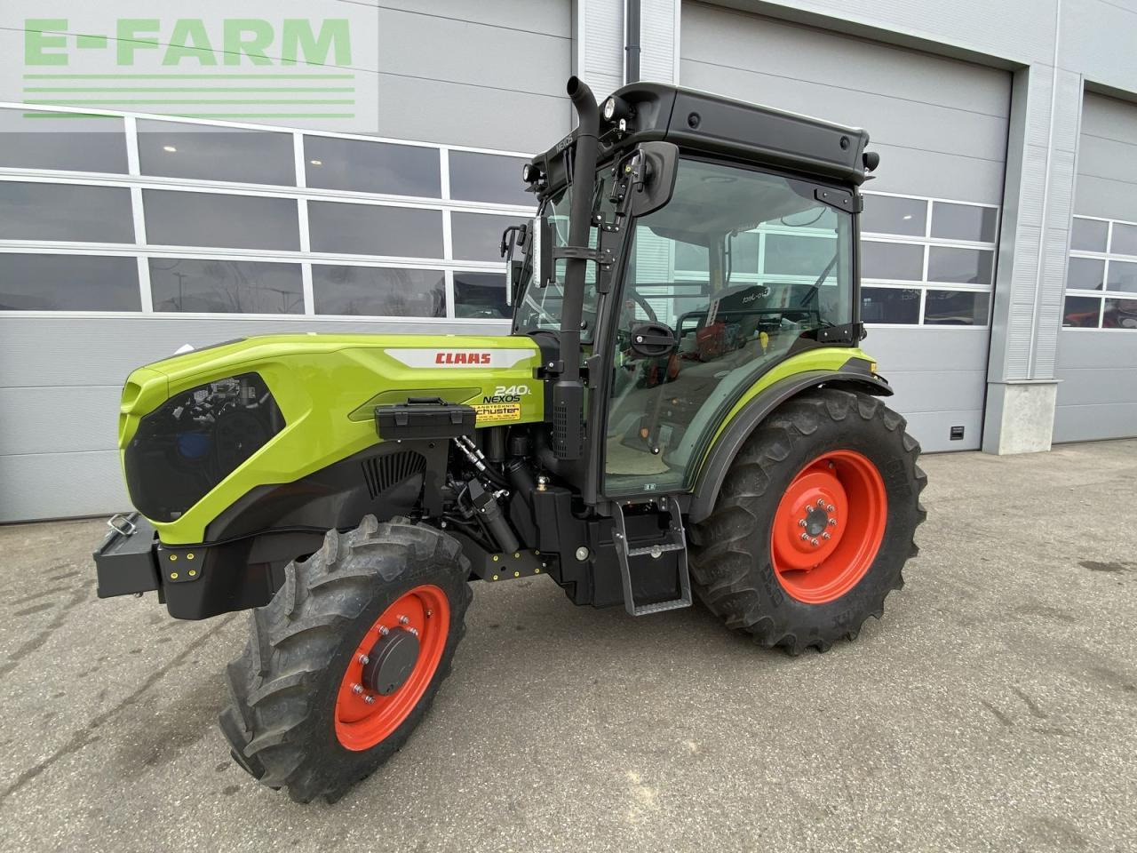 Tractor CLAAS nexos 240 l comfort