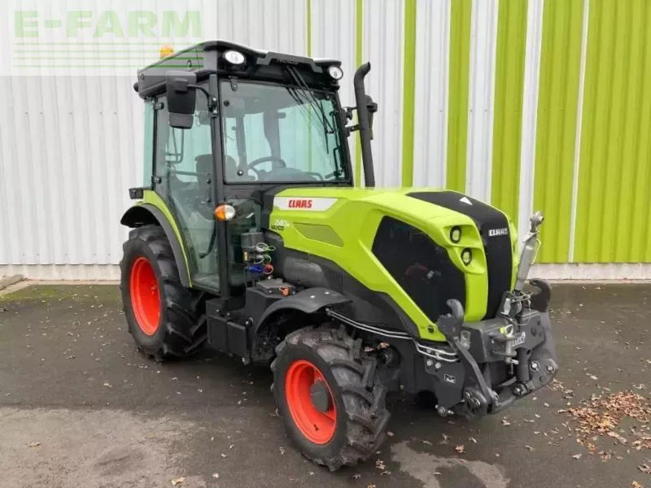 Tractor CLAAS nexos 240 m