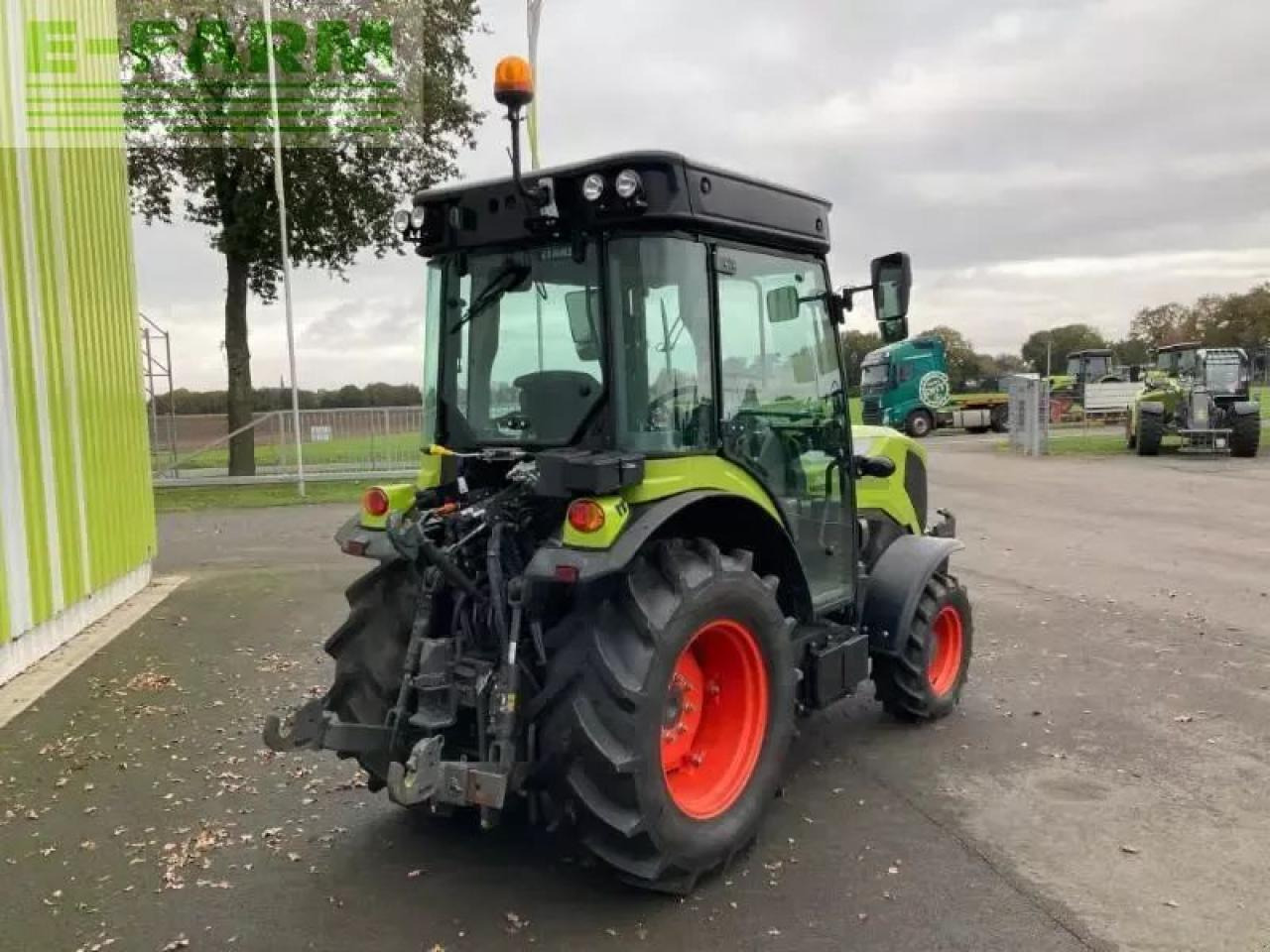 Tractor CLAAS nexos 240 m