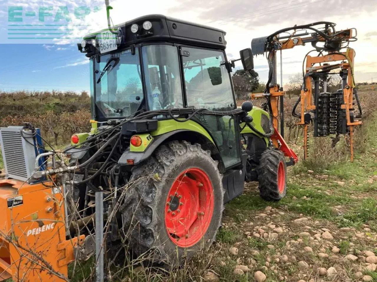 Tractor CLAAS nexos 240 m tradition