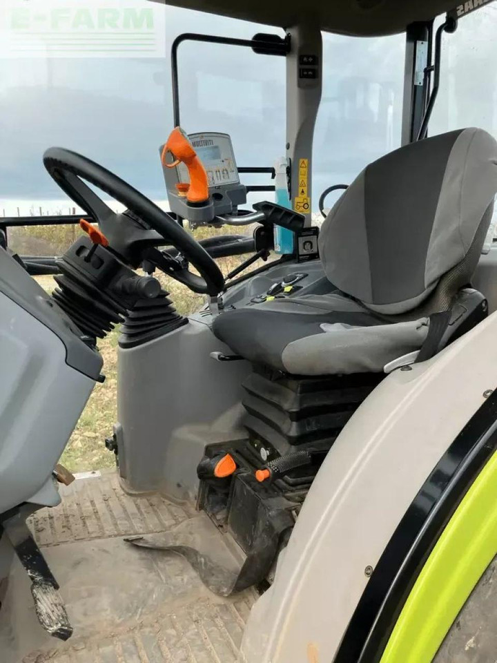 Tractor CLAAS nexos 240 m tradition