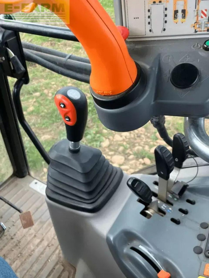 Tractor CLAAS nexos 240 m tradition