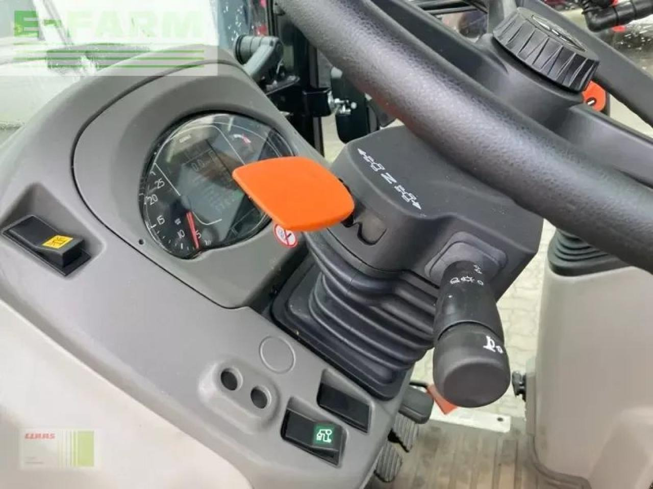 Tractor CLAAS nexos 240 s advanced