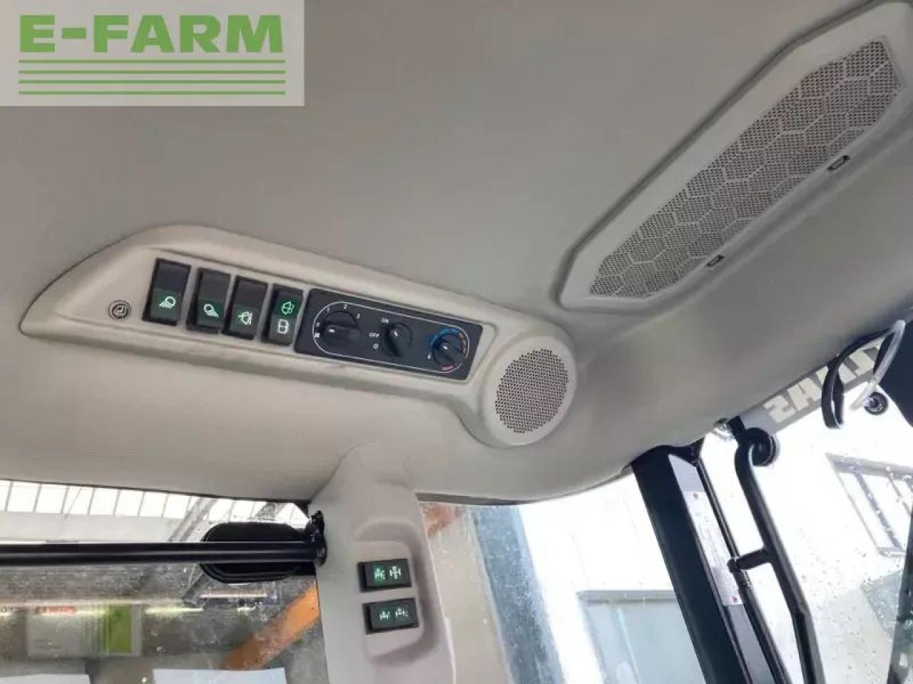 Tractor CLAAS nexos 240 s advanced