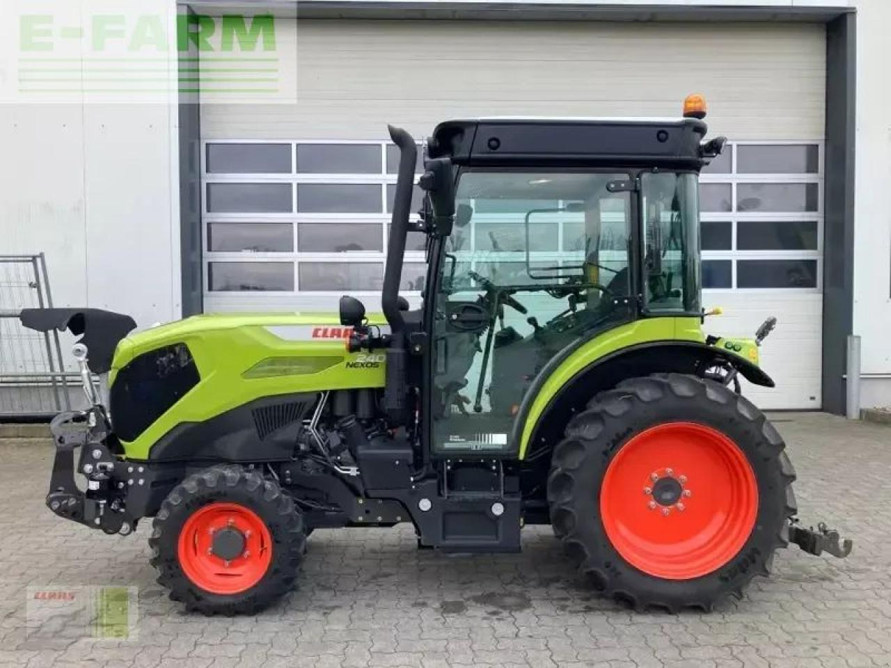 Tractor CLAAS nexos 240 s advanced