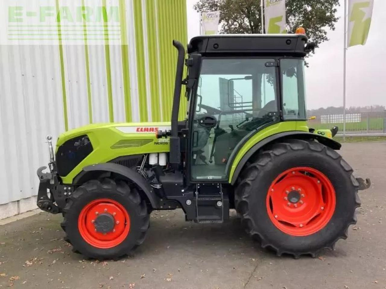Tractor CLAAS nexos 260 l