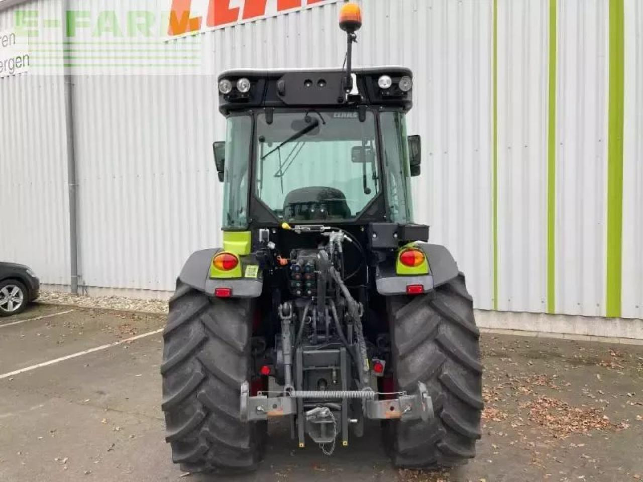 Tractor CLAAS nexos 260 l