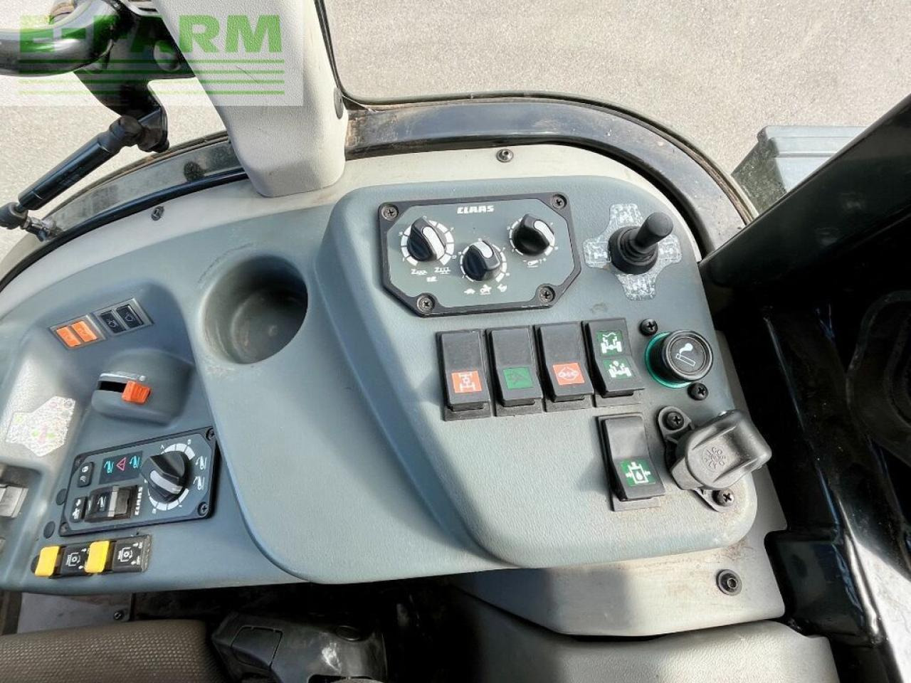 Tractor CLAAS nexos 260 m advanced, fkh + fzw, nur 907 h !