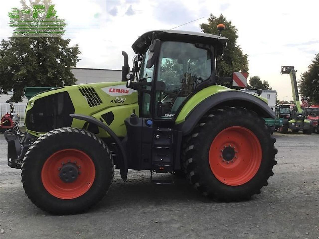 Tractor CLAAS traktor axion 830 cm
